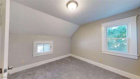 3043 W 105th Street Cleveland OH 44111
