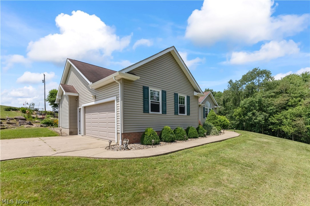 3050 Bronze Road NW Carrollton OH 44615