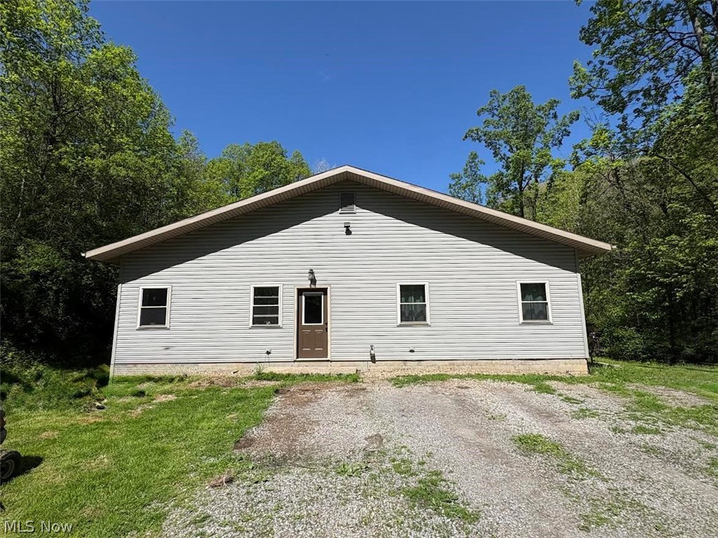 2934 Henderson School Road NE New Philadelphia OH 44663