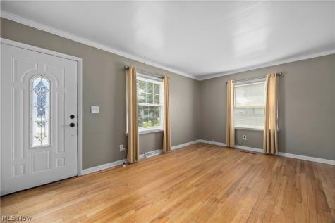 2583 E 38th Street Lorain OH 44055