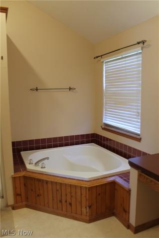 1086 Middlefield Trail Brunswick OH 44212