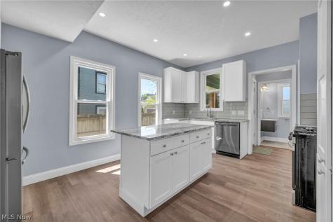 2172 West Boulevard Cleveland OH 44102