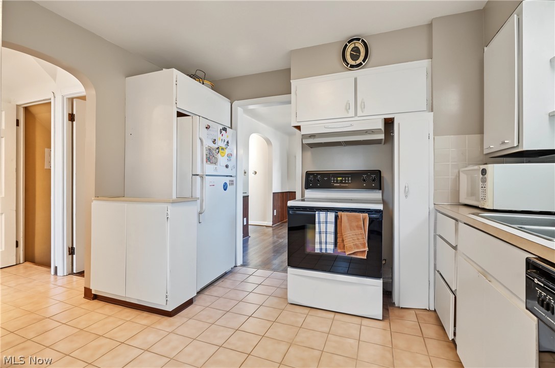 651 Elmwood Road Rocky River OH 44116