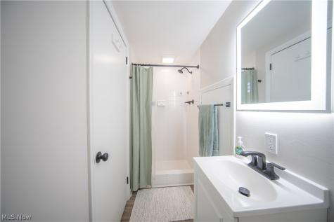 4564 Larkspur Lane Bath OH 44333