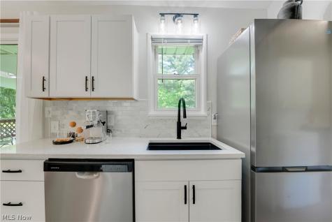 857 Eileen Drive Macedonia OH 44056