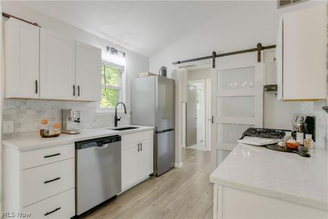 857 Eileen Drive Macedonia OH 44056