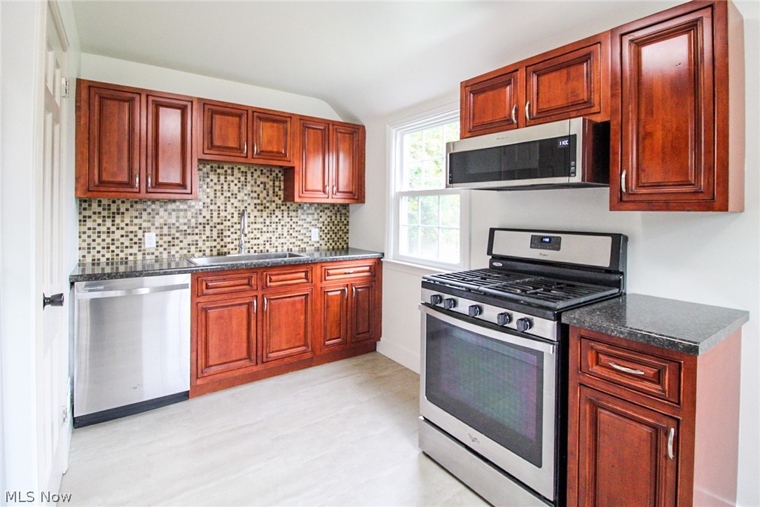 1415 Sunset Drive NE Warren OH 44483