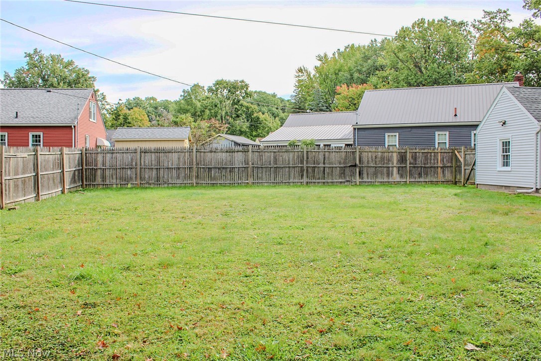1415 Sunset Drive NE Warren OH 44483