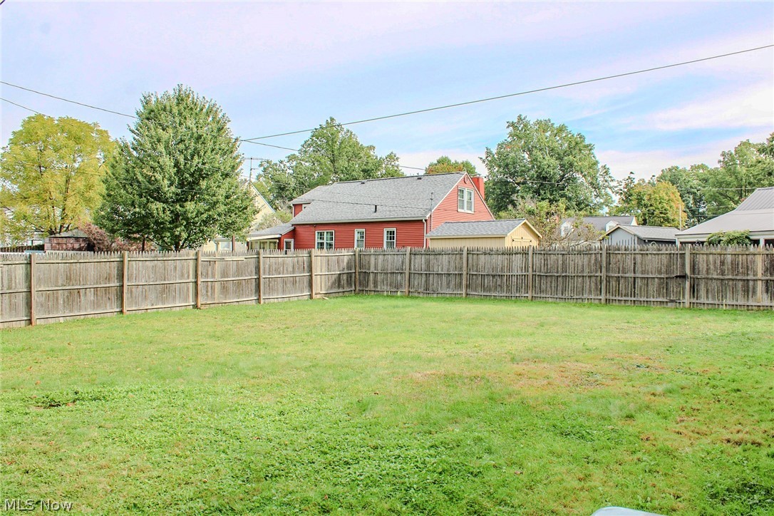 1415 Sunset Drive NE Warren OH 44483