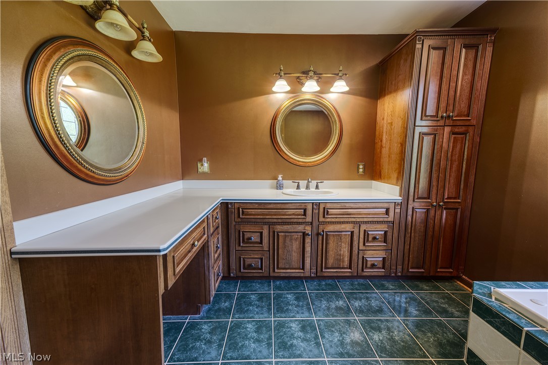8744 Tippecanoe Road Canfield OH 44406