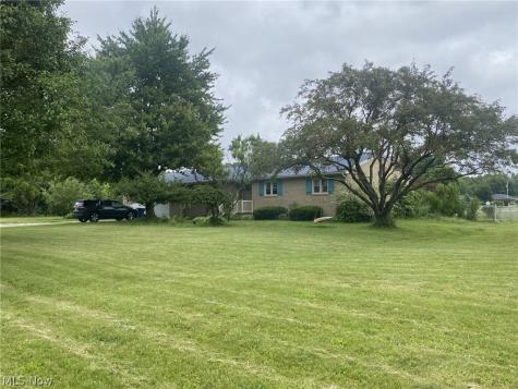 8292 Ravenna Avenue Louisville OH 44641