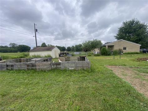 8292 Ravenna Avenue Louisville OH 44641