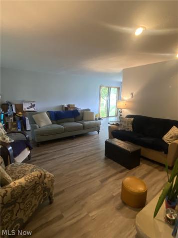 8292 Ravenna Avenue Louisville OH 44641