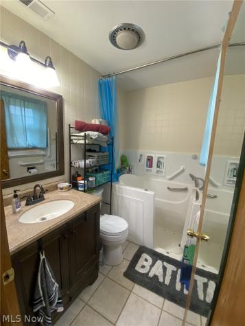 8292 Ravenna Avenue Louisville OH 44641