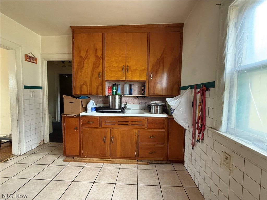 14202 Glendale Avenue Cleveland OH 44128