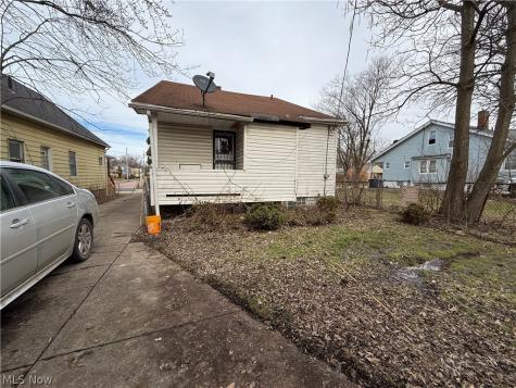 14202 Glendale Avenue Cleveland OH 44128