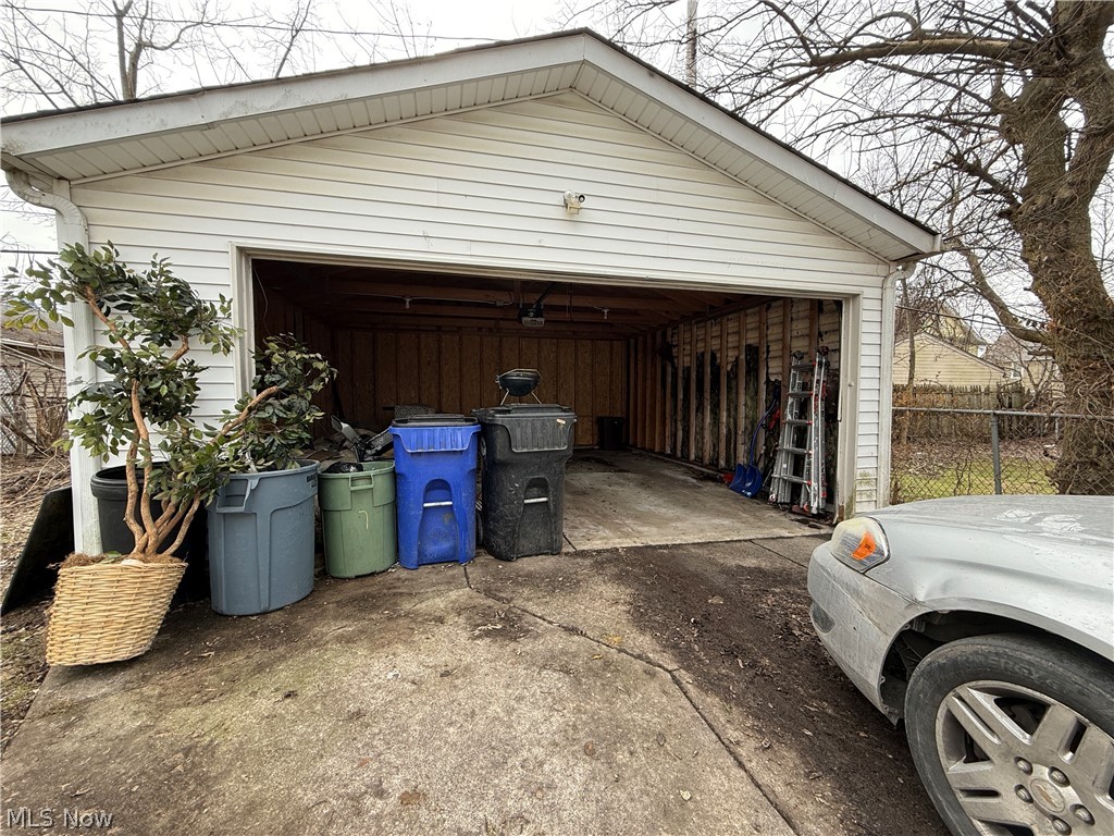 14202 Glendale Avenue Cleveland OH 44128