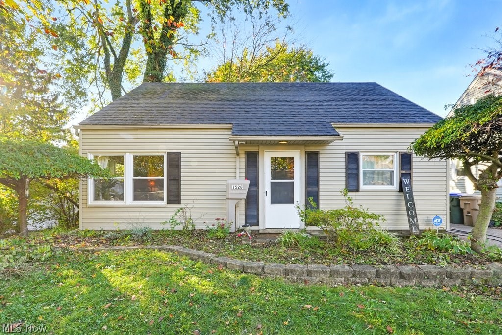 1528 Myrtle Avenue Cuyahoga Falls OH 44221