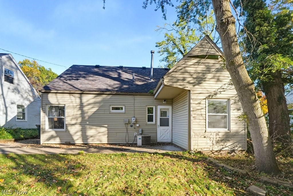 1528 Myrtle Avenue Cuyahoga Falls OH 44221