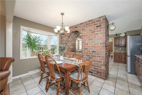 1632 Carriage House Drive Mogadore OH 44260