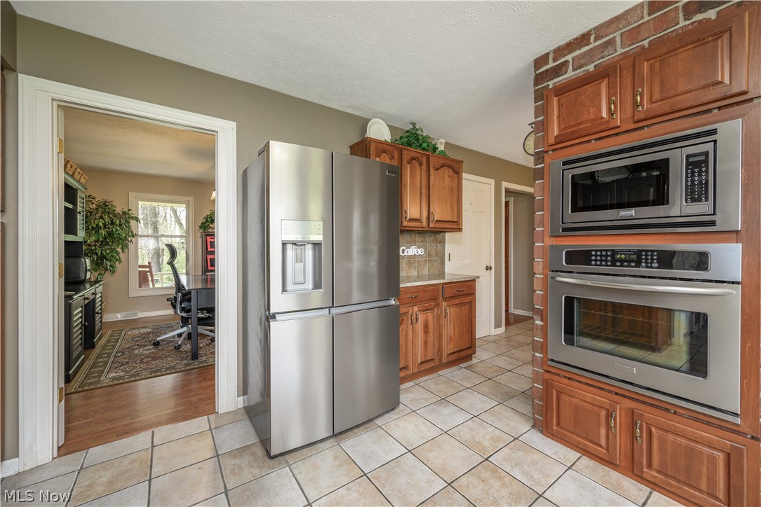 1632 Carriage House Drive Mogadore OH 44260