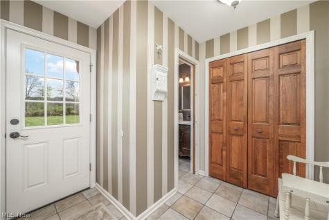 1632 Carriage House Drive Mogadore OH 44260