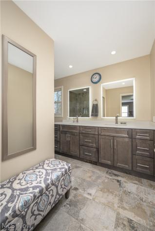 1632 Carriage House Drive Mogadore OH 44260
