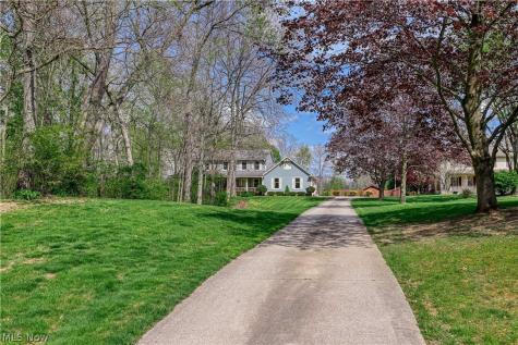 1632 Carriage House Drive Mogadore OH 44260