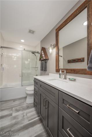 1632 Carriage House Drive Mogadore OH 44260