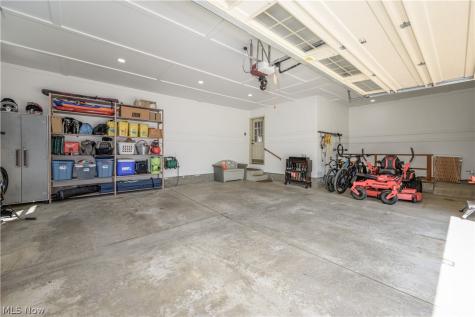 1632 Carriage House Drive Mogadore OH 44260