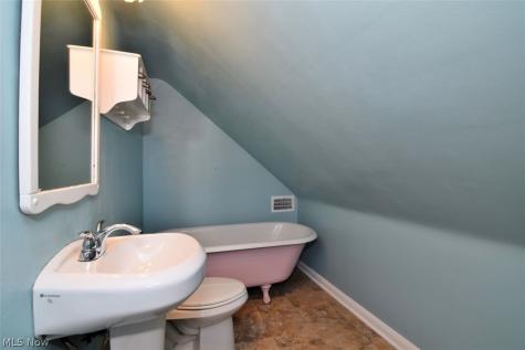 3676 Meadowbrook Boulevard University Heights OH 44118