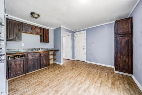 1722 Burgess Road Cleveland OH 44112