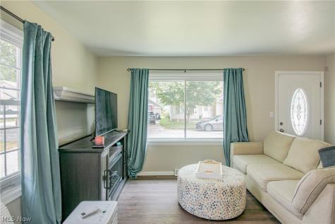 908 Hayes Avenue Willoughby OH 44094
