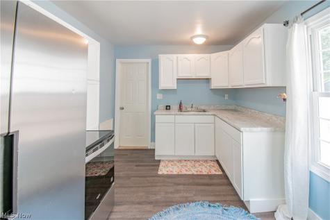 908 Hayes Avenue Willoughby OH 44094