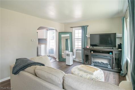 908 Hayes Avenue Willoughby OH 44094