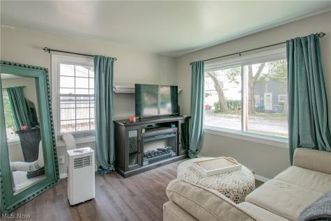 908 Hayes Avenue Willoughby OH 44094