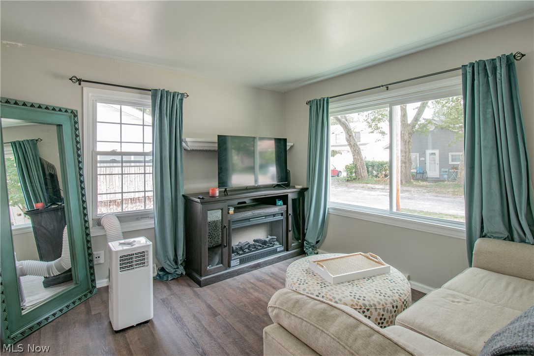 908 Hayes Avenue Willoughby OH 44094