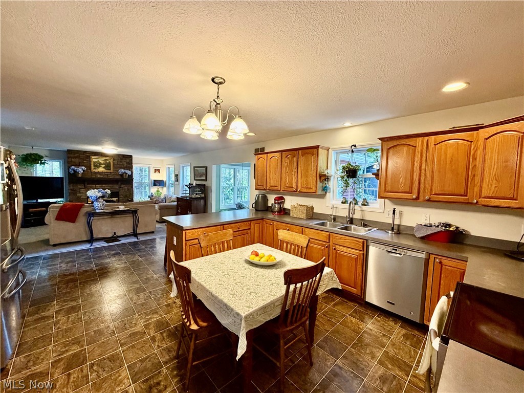 4735 Bentwood New Waterford OH 44445