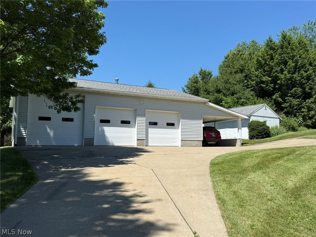 4223 Blacksnake Hill Road NE Dover OH 44622