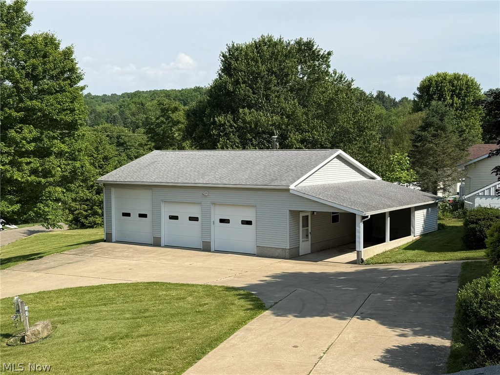 4223 Blacksnake Hill Road NE Dover OH 44622