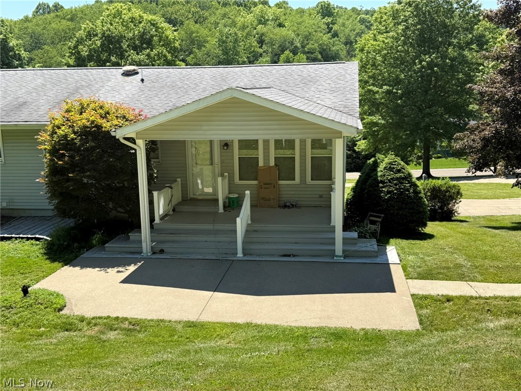 4223 Blacksnake Hill Road NE Dover OH 44622
