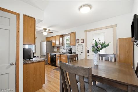16040 Glenridge Avenue Middleburg Heights OH 44130