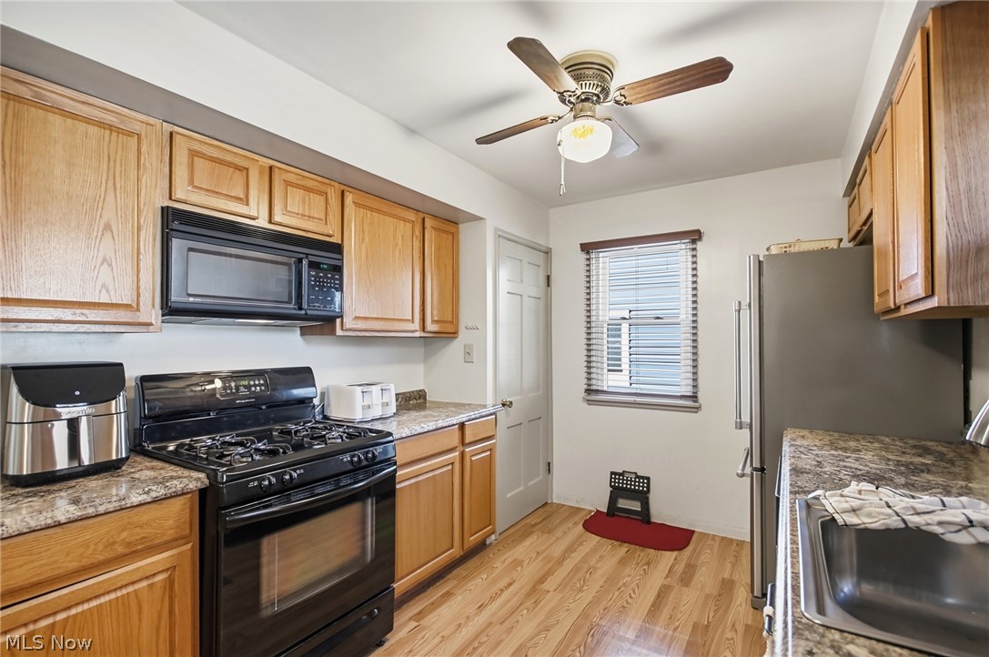 16040 Glenridge Avenue Middleburg Heights OH 44130