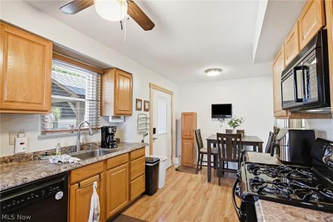 16040 Glenridge Avenue Middleburg Heights OH 44130