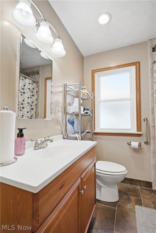 16040 Glenridge Avenue Middleburg Heights OH 44130