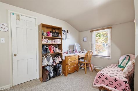 16040 Glenridge Avenue Middleburg Heights OH 44130