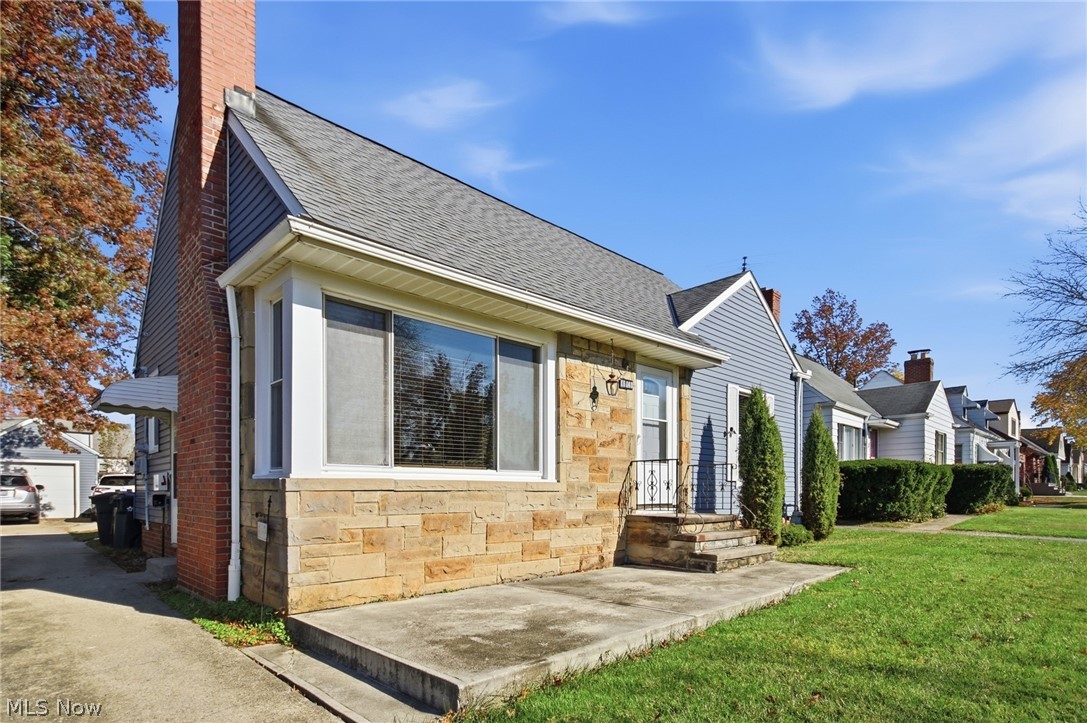16040 Glenridge Avenue Middleburg Heights OH 44130