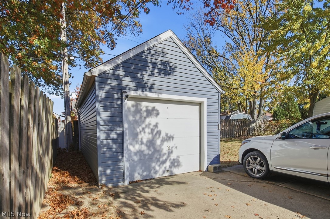 16040 Glenridge Avenue Middleburg Heights OH 44130