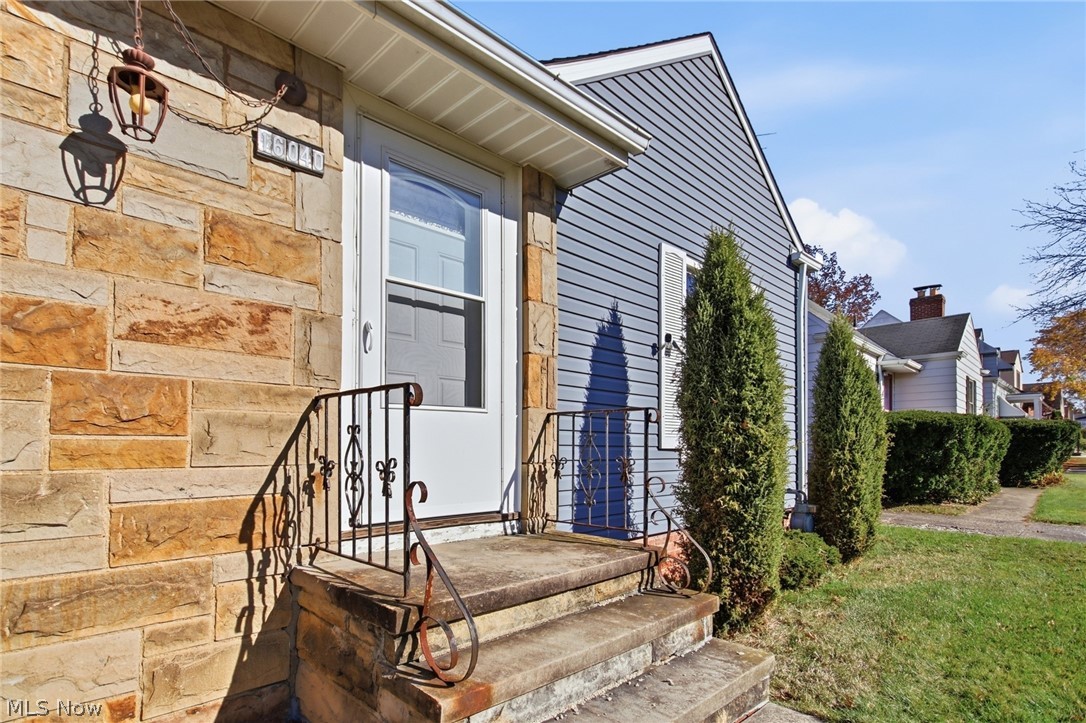 16040 Glenridge Avenue Middleburg Heights OH 44130