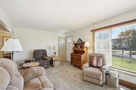 16040 Glenridge Avenue Middleburg Heights OH 44130